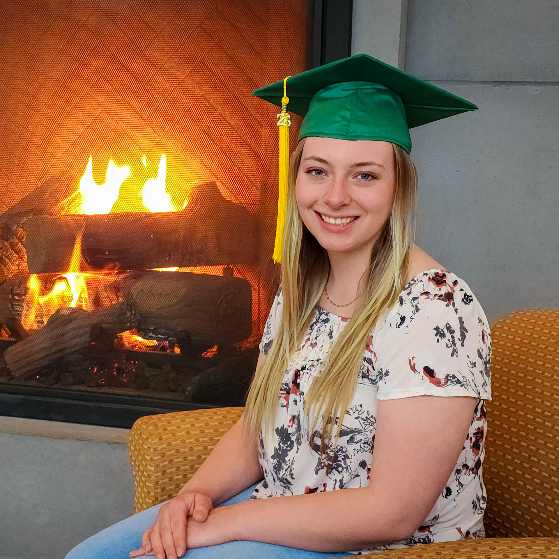 Kaylee Bradshaw, mortarboard